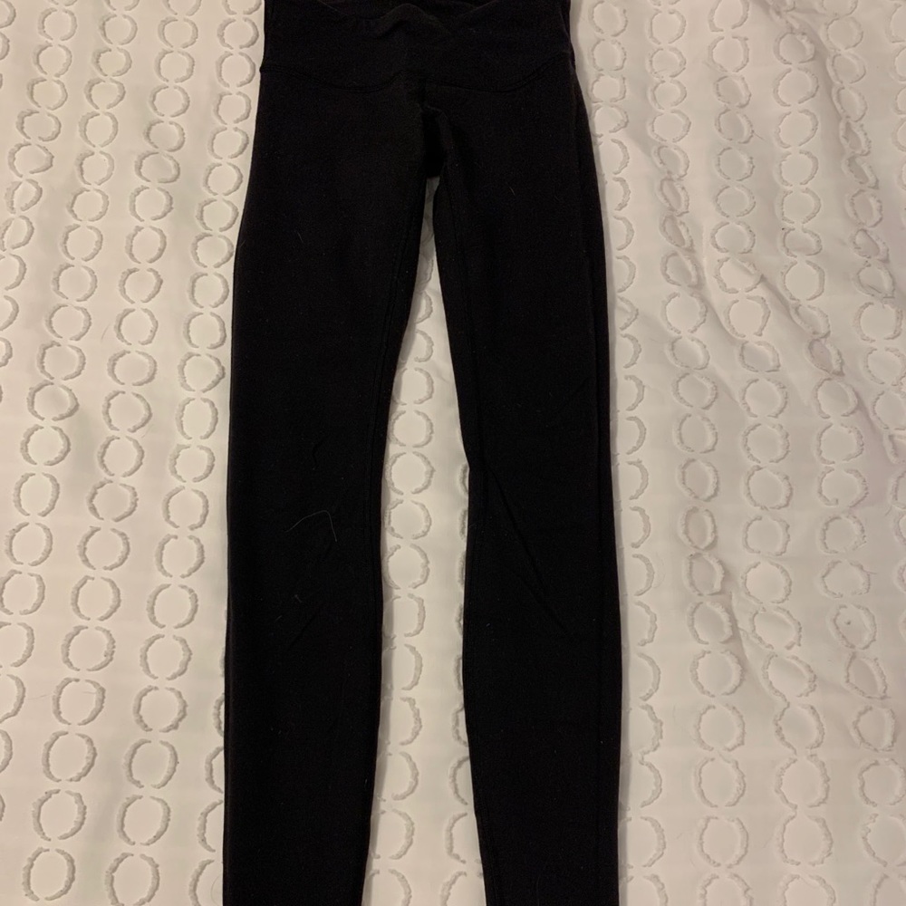 Black lululemon Wunder under